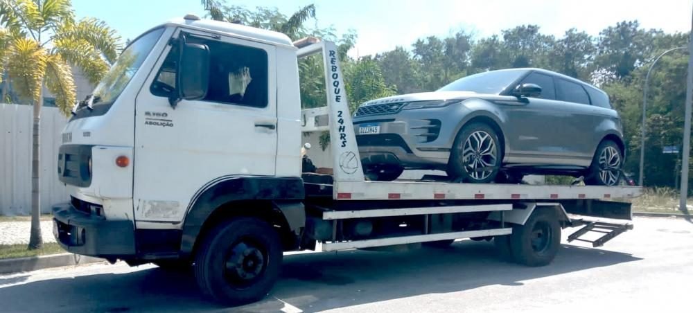 Guincho transportando SUV Range Rover
